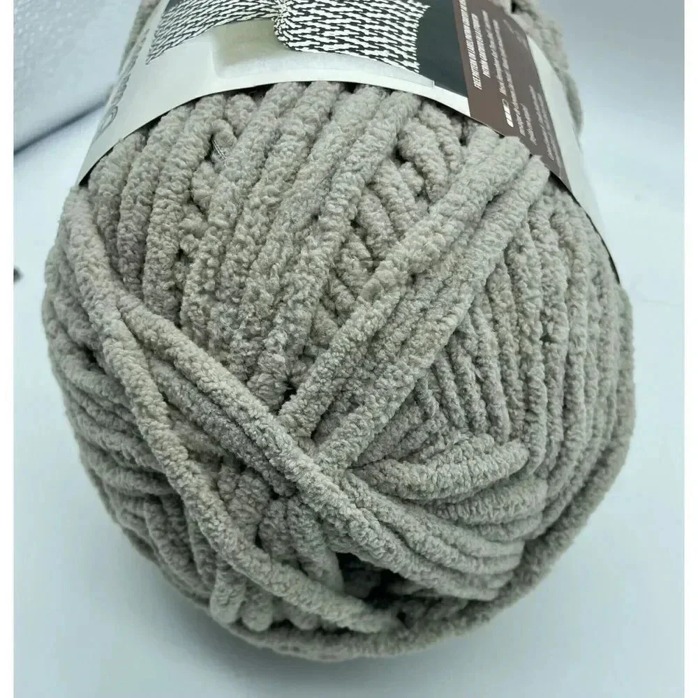Bernat Blanket Big Ball Yarn-Pale Grey, 161110-10046‎